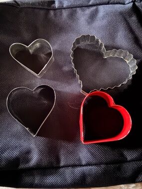 VTG Heart Shaped Cookie Cutter Set - Metal with Red Accent
